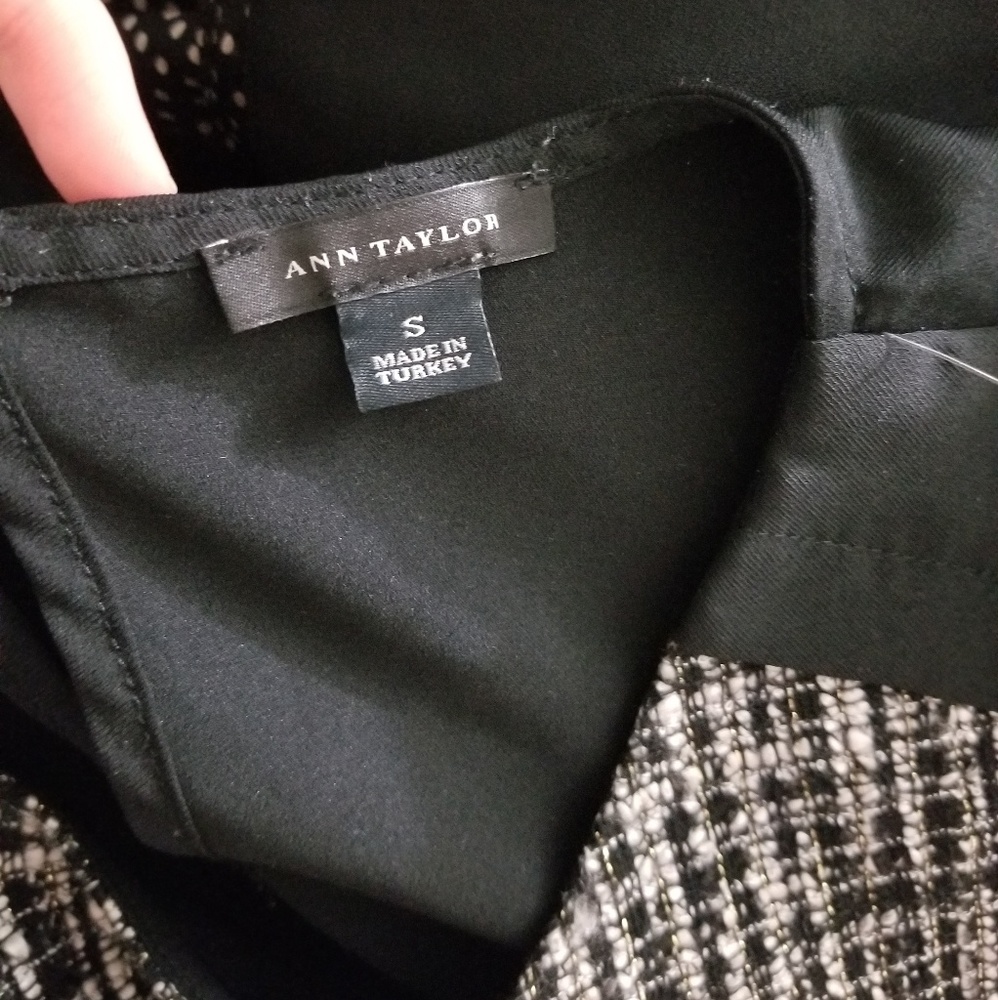 Ann Taylor Long Sleeve top - Picture 5 of 5